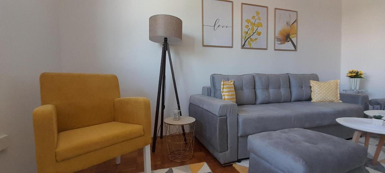 Cozy And Sunny Apartment Near The Airport Sarajewo Zewnętrze zdjęcie
